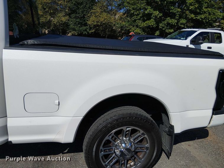 image for item EV5136 2020 Ford F350 Super Duty Limited Crew Cab pickup truck