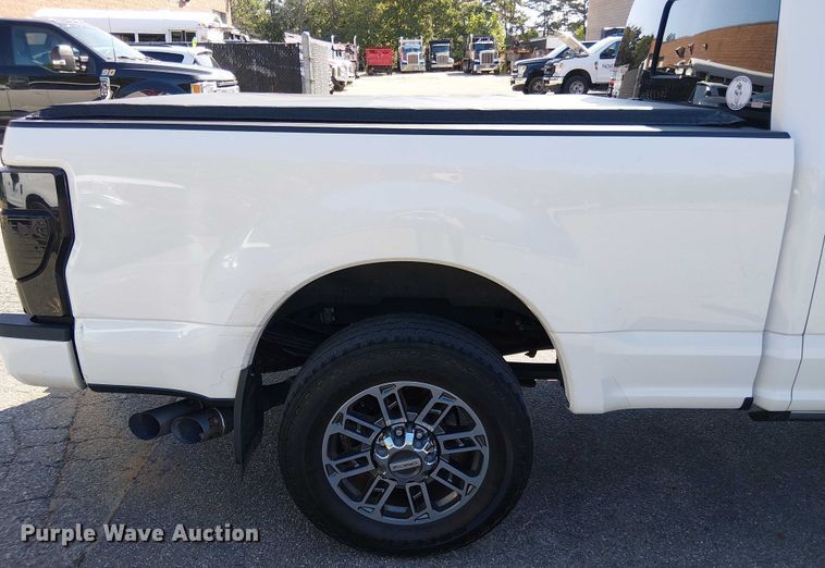 image for item EV5136 2020 Ford F350 Super Duty Limited Crew Cab pickup truck