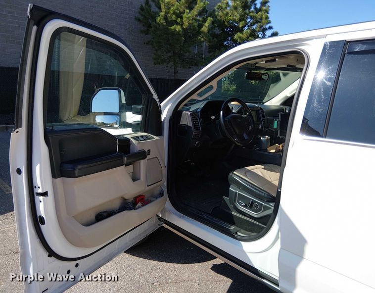 image for item EV5136 2020 Ford F350 Super Duty Limited Crew Cab pickup truck