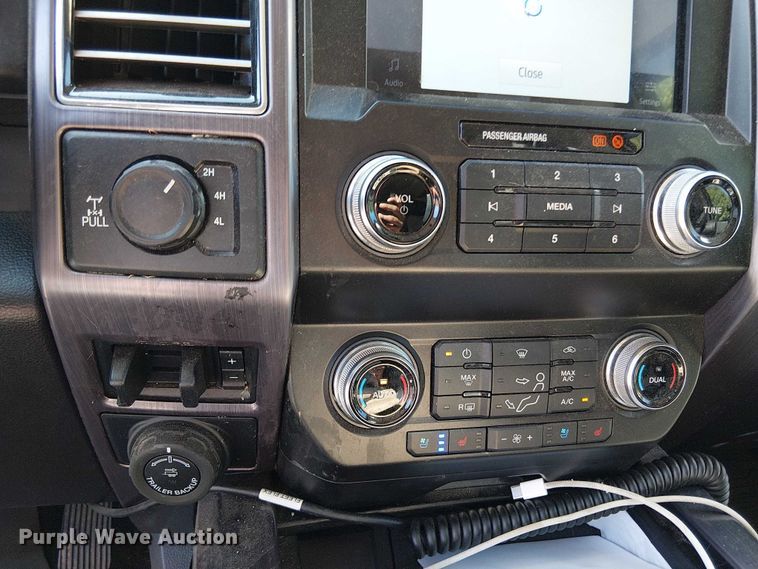 image for item EV5136 2020 Ford F350 Super Duty Limited Crew Cab pickup truck