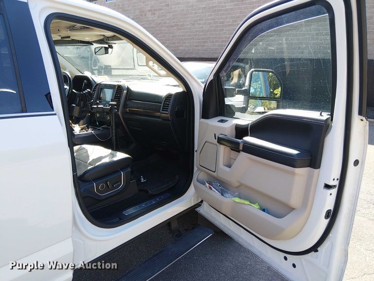 image for item EV5136 2020 Ford F350 Super Duty Limited Crew Cab pickup truck