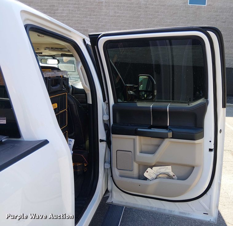 image for item EV5136 2020 Ford F350 Super Duty Limited Crew Cab pickup truck