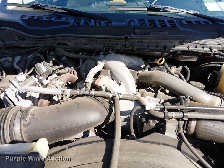 image for item EV5136 2020 Ford F350 Super Duty Limited Crew Cab pickup truck