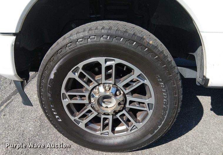 image for item EV5136 2020 Ford F350 Super Duty Limited Crew Cab pickup truck