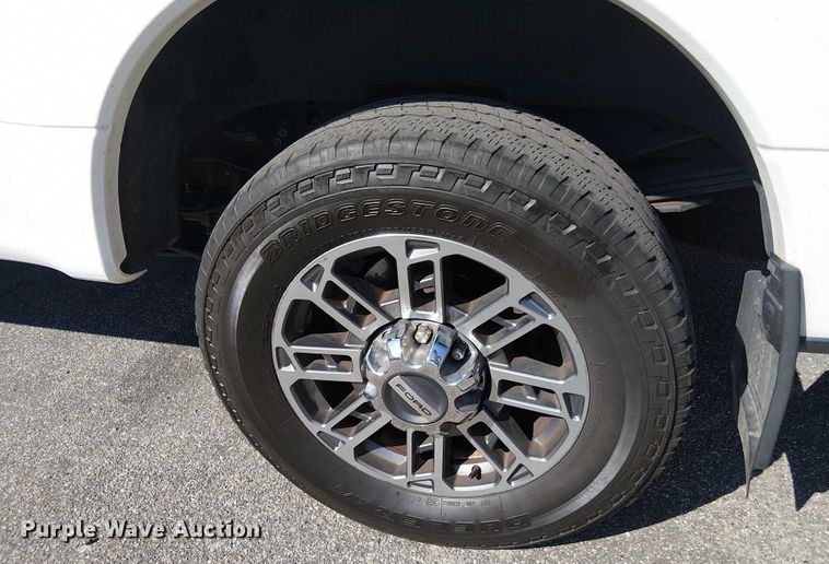 image for item EV5136 2020 Ford F350 Super Duty Limited Crew Cab pickup truck