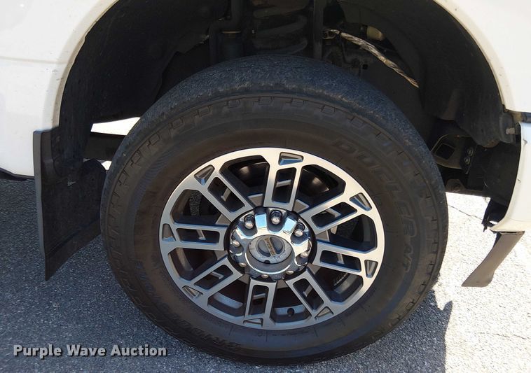 image for item EV5136 2020 Ford F350 Super Duty Limited Crew Cab pickup truck