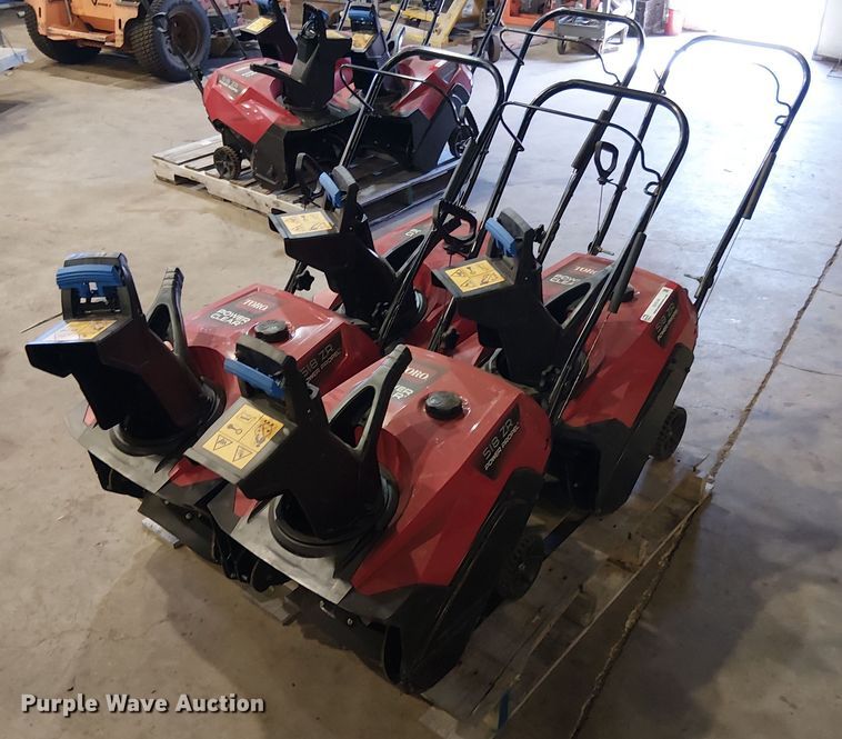 image for item EV5141 (4) Toro 518 ZR snow blower