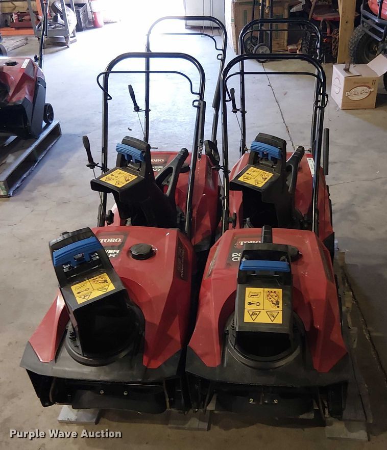 image for item EV5141 (4) Toro 518 ZR snow blower