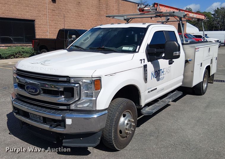 image for item EV5142 2021 Ford F350 Super Duty SuperCab utility bed pickup truck