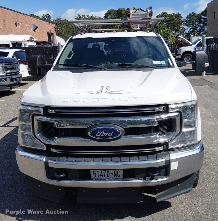 image for item EV5142 2021 Ford F350 Super Duty SuperCab utility bed pickup truck