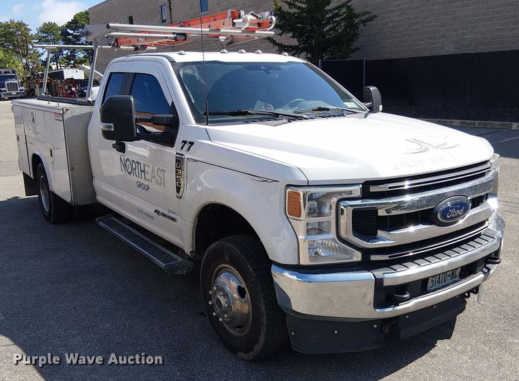 image for item EV5142 2021 Ford F350 Super Duty SuperCab utility bed pickup truck
