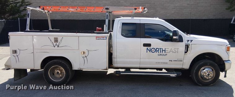 image for item EV5142 2021 Ford F350 Super Duty SuperCab utility bed pickup truck