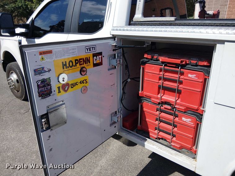 image for item EV5142 2021 Ford F350 Super Duty SuperCab utility bed pickup truck