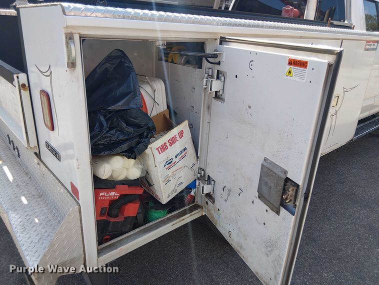 image for item EV5142 2021 Ford F350 Super Duty SuperCab utility bed pickup truck