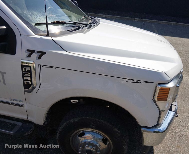 image for item EV5142 2021 Ford F350 Super Duty SuperCab utility bed pickup truck