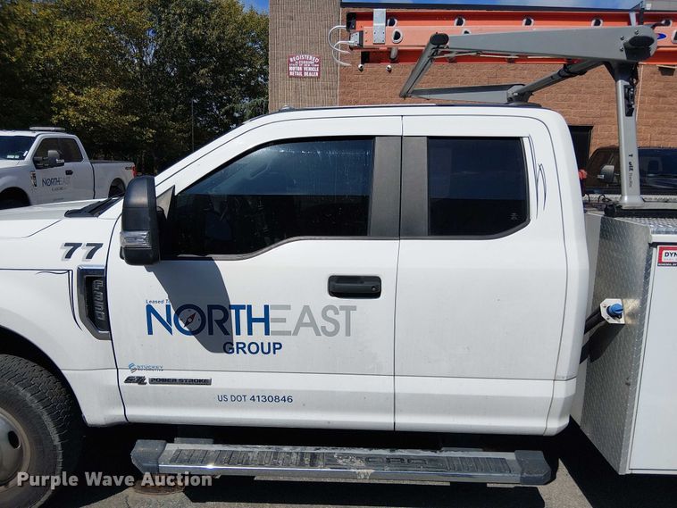 image for item EV5142 2021 Ford F350 Super Duty SuperCab utility bed pickup truck