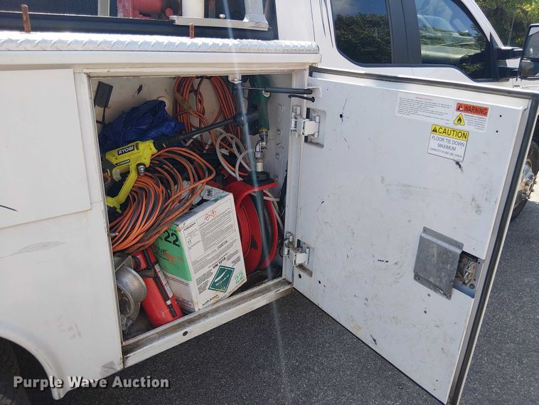 image for item EV5142 2021 Ford F350 Super Duty SuperCab utility bed pickup truck