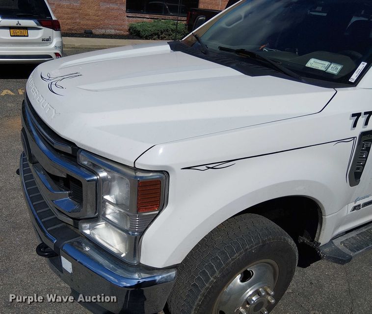 image for item EV5142 2021 Ford F350 Super Duty SuperCab utility bed pickup truck