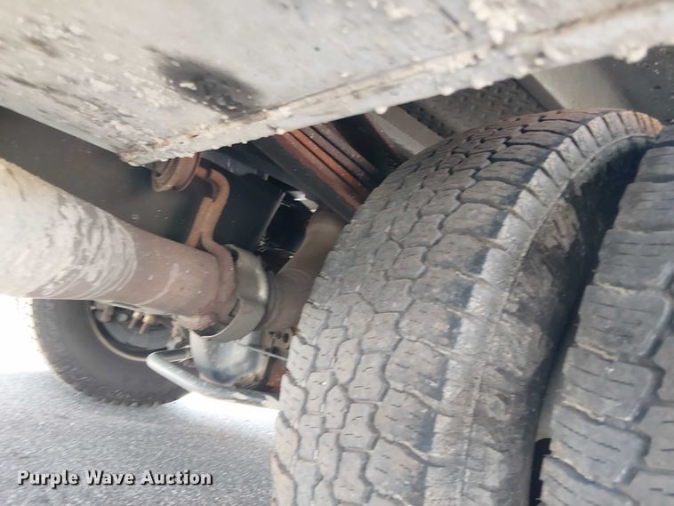 image for item EV5142 2021 Ford F350 Super Duty SuperCab utility bed pickup truck