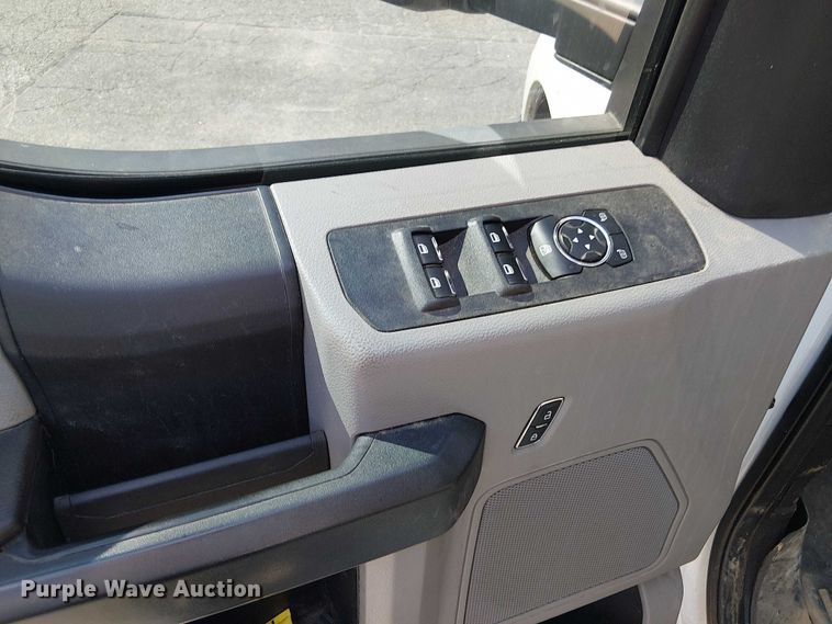 image for item EV5142 2021 Ford F350 Super Duty SuperCab utility bed pickup truck