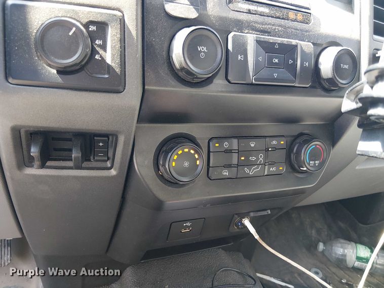 image for item EV5142 2021 Ford F350 Super Duty SuperCab utility bed pickup truck