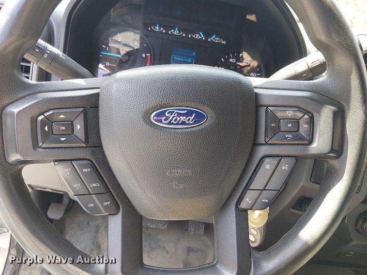 image for item EV5142 2021 Ford F350 Super Duty SuperCab utility bed pickup truck