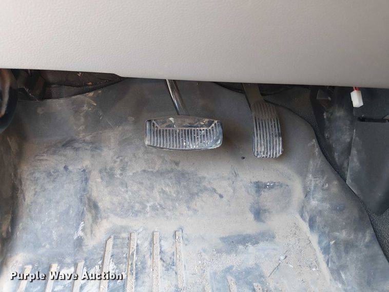 image for item EV5142 2021 Ford F350 Super Duty SuperCab utility bed pickup truck