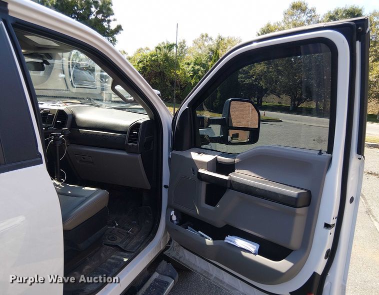 image for item EV5142 2021 Ford F350 Super Duty SuperCab utility bed pickup truck