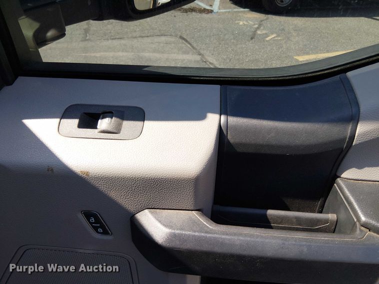 image for item EV5142 2021 Ford F350 Super Duty SuperCab utility bed pickup truck