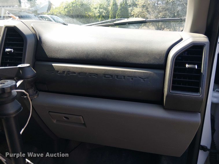 image for item EV5142 2021 Ford F350 Super Duty SuperCab utility bed pickup truck