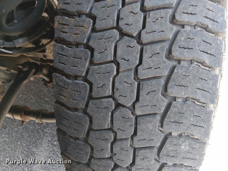 image for item EV5142 2021 Ford F350 Super Duty SuperCab utility bed pickup truck