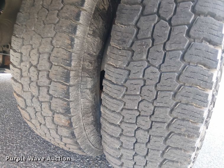 image for item EV5142 2021 Ford F350 Super Duty SuperCab utility bed pickup truck