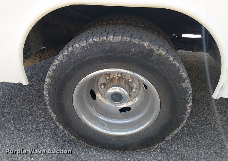 image for item EV5142 2021 Ford F350 Super Duty SuperCab utility bed pickup truck