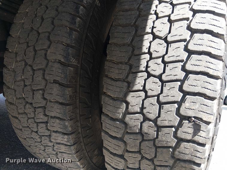 image for item EV5142 2021 Ford F350 Super Duty SuperCab utility bed pickup truck