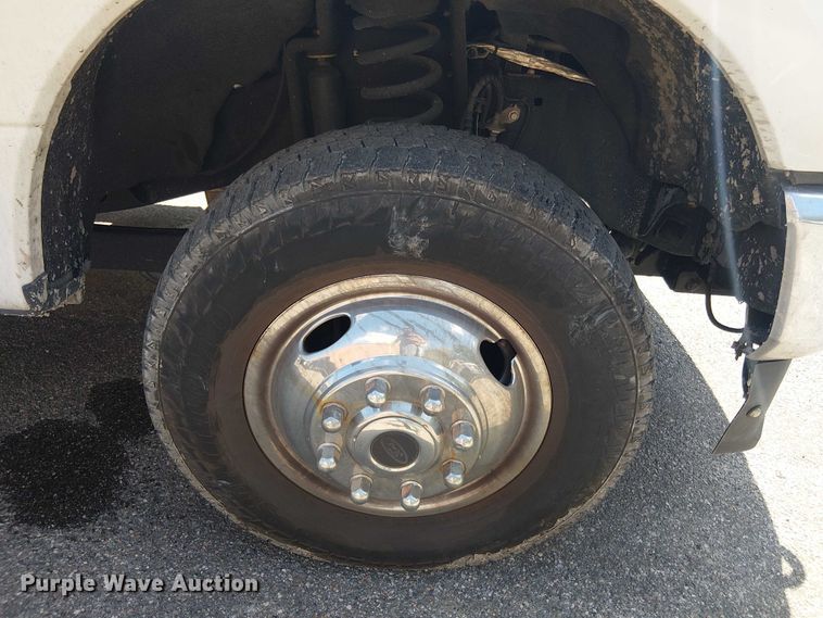 image for item EV5142 2021 Ford F350 Super Duty SuperCab utility bed pickup truck