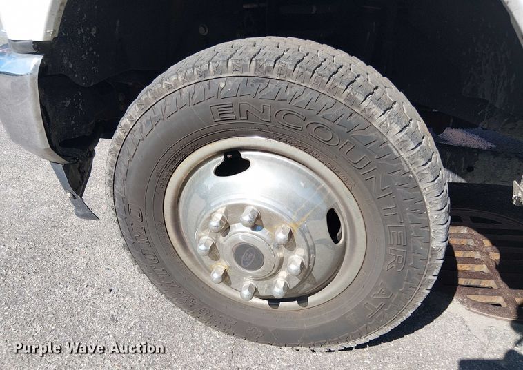 image for item EV5142 2021 Ford F350 Super Duty SuperCab utility bed pickup truck