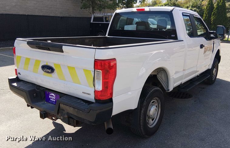 image for item EV5143 2018 Ford F250 Super Duty SuperCab pickup truck