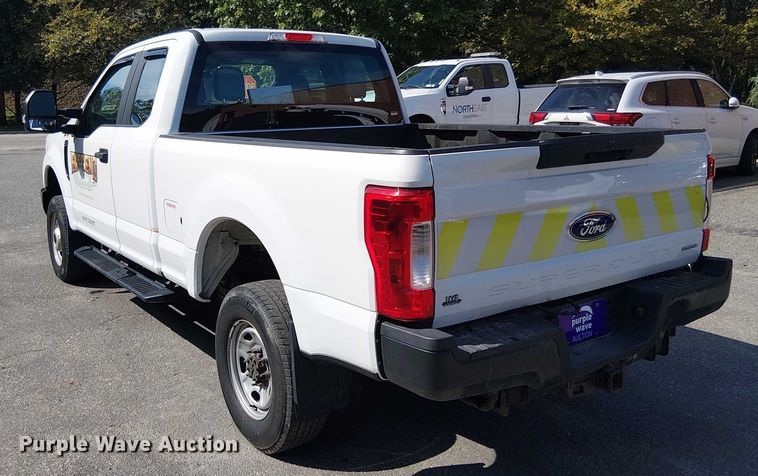 image for item EV5143 2018 Ford F250 Super Duty SuperCab pickup truck
