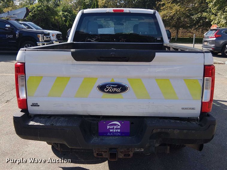 image for item EV5143 2018 Ford F250 Super Duty SuperCab pickup truck