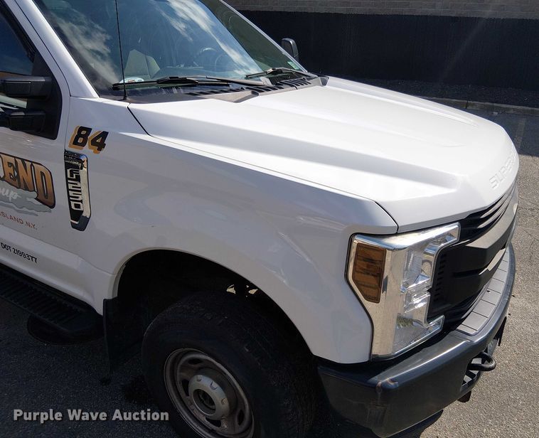 image for item EV5143 2018 Ford F250 Super Duty SuperCab pickup truck