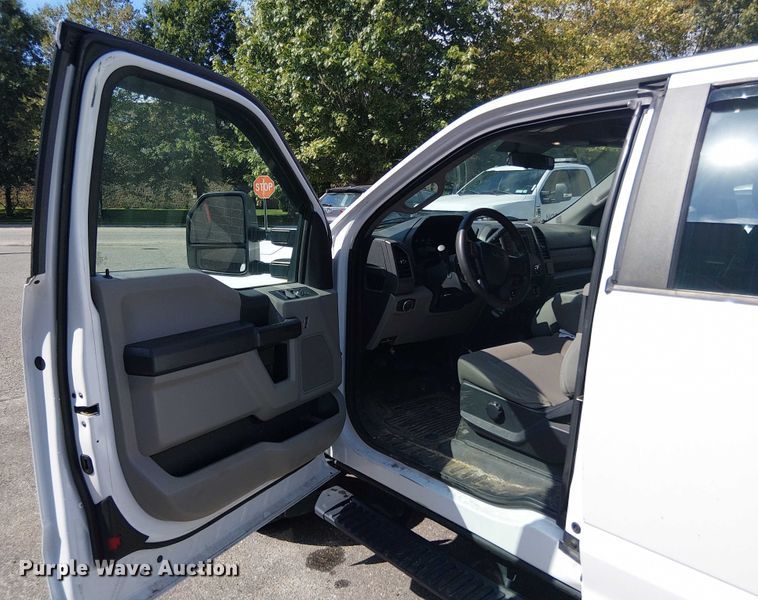 image for item EV5143 2018 Ford F250 Super Duty SuperCab pickup truck