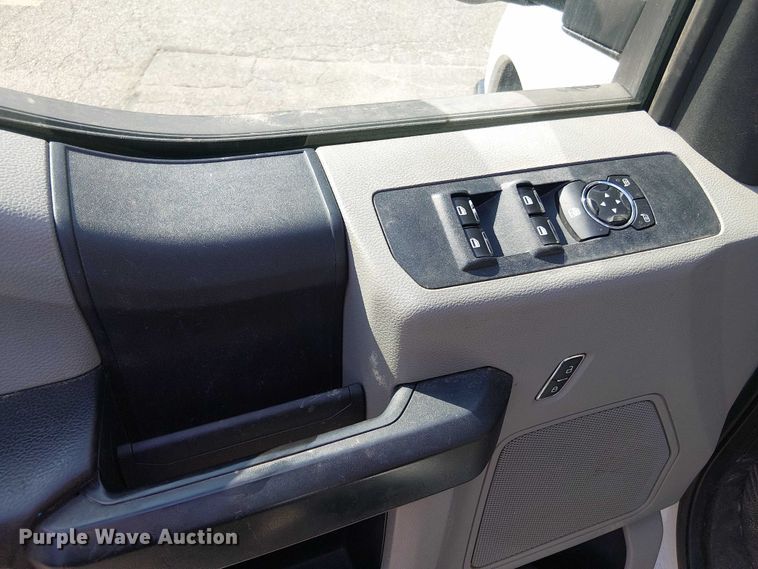 image for item EV5143 2018 Ford F250 Super Duty SuperCab pickup truck