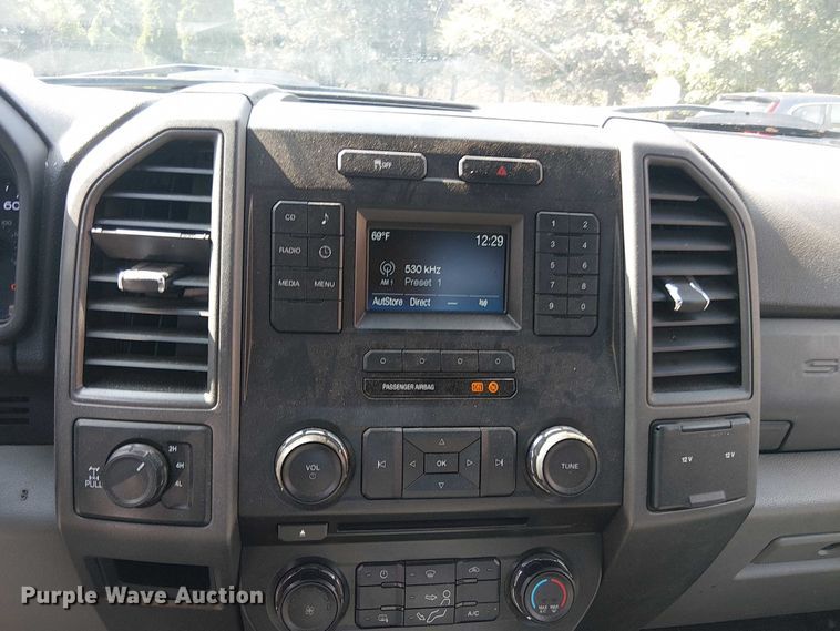 image for item EV5143 2018 Ford F250 Super Duty SuperCab pickup truck