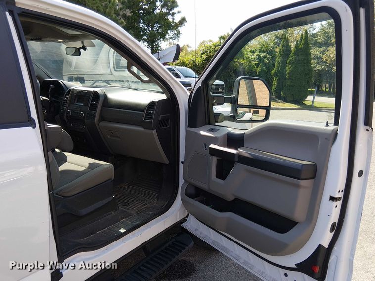 image for item EV5143 2018 Ford F250 Super Duty SuperCab pickup truck