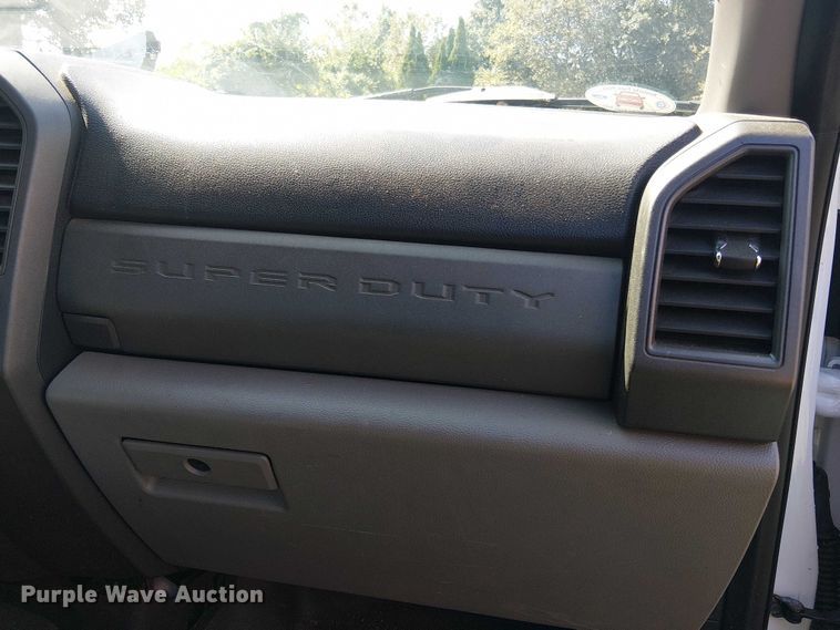 image for item EV5143 2018 Ford F250 Super Duty SuperCab pickup truck