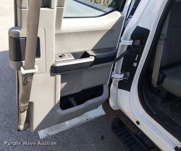 image for item EV5143 2018 Ford F250 Super Duty SuperCab pickup truck