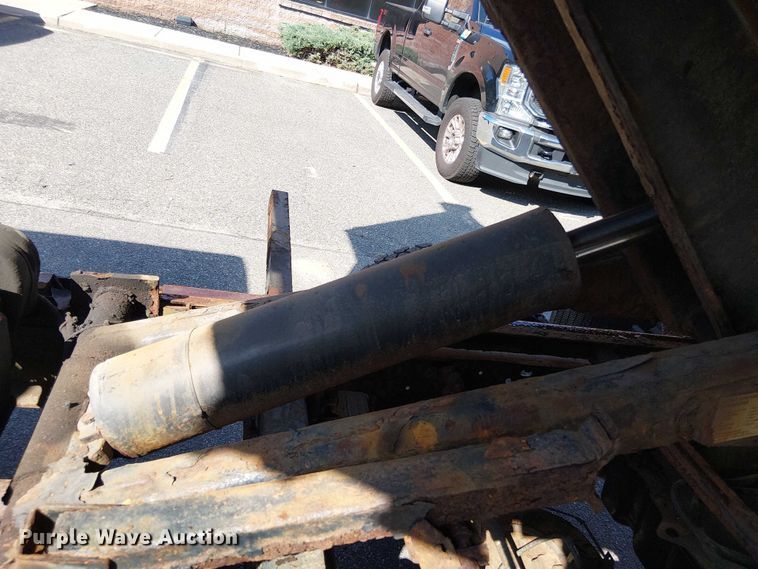 image for item EV5144 2016 Ford F550 Supercab dump truck