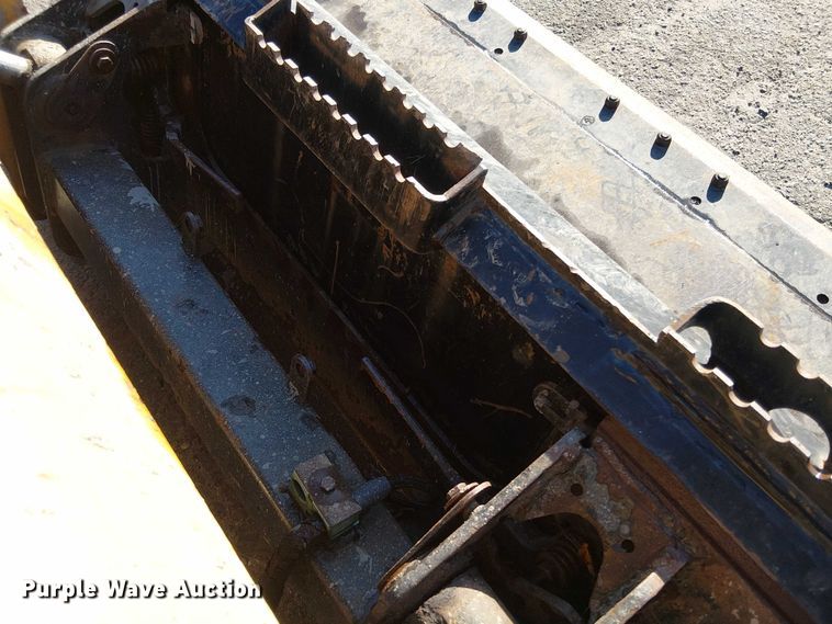 image for item EV5145 2016 Caterpillar 262D skid steer loader