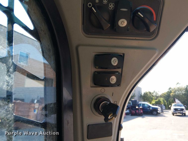 image for item EV5145 2016 Caterpillar 262D skid steer loader