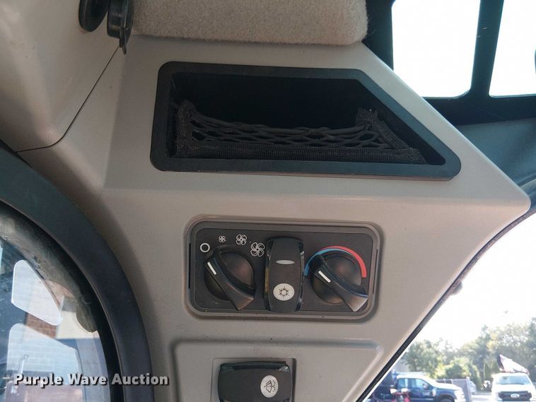 image for item EV5145 2016 Caterpillar 262D skid steer loader